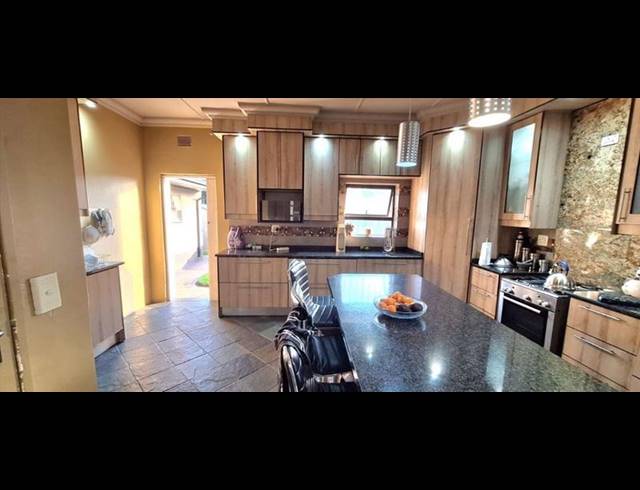 3 BEDROOM HOUSE FOR SALE IN PARKDENE